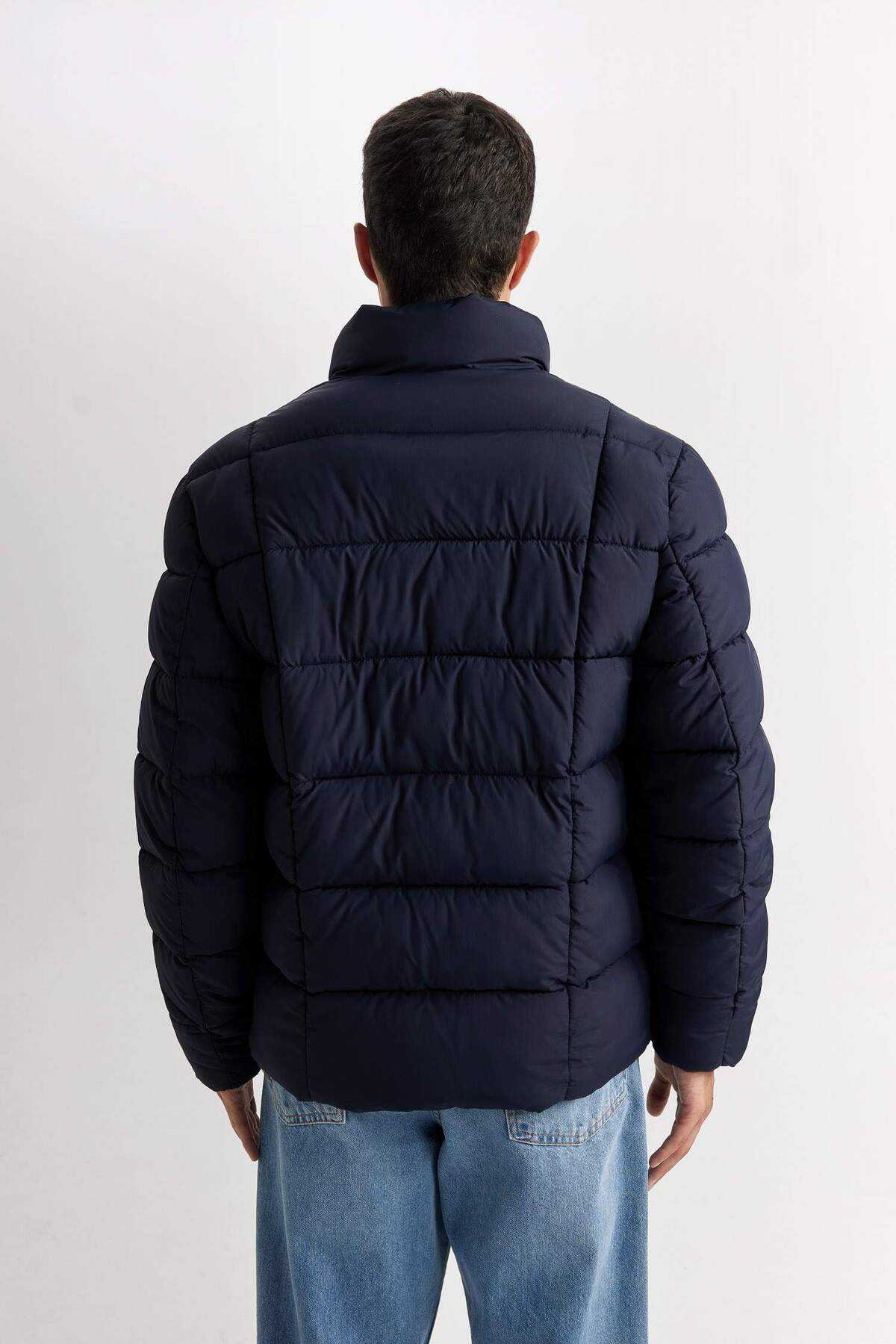 ژاکت پفی ضد باد ضد آب جیب زیپ دار یقه باریک و باریک