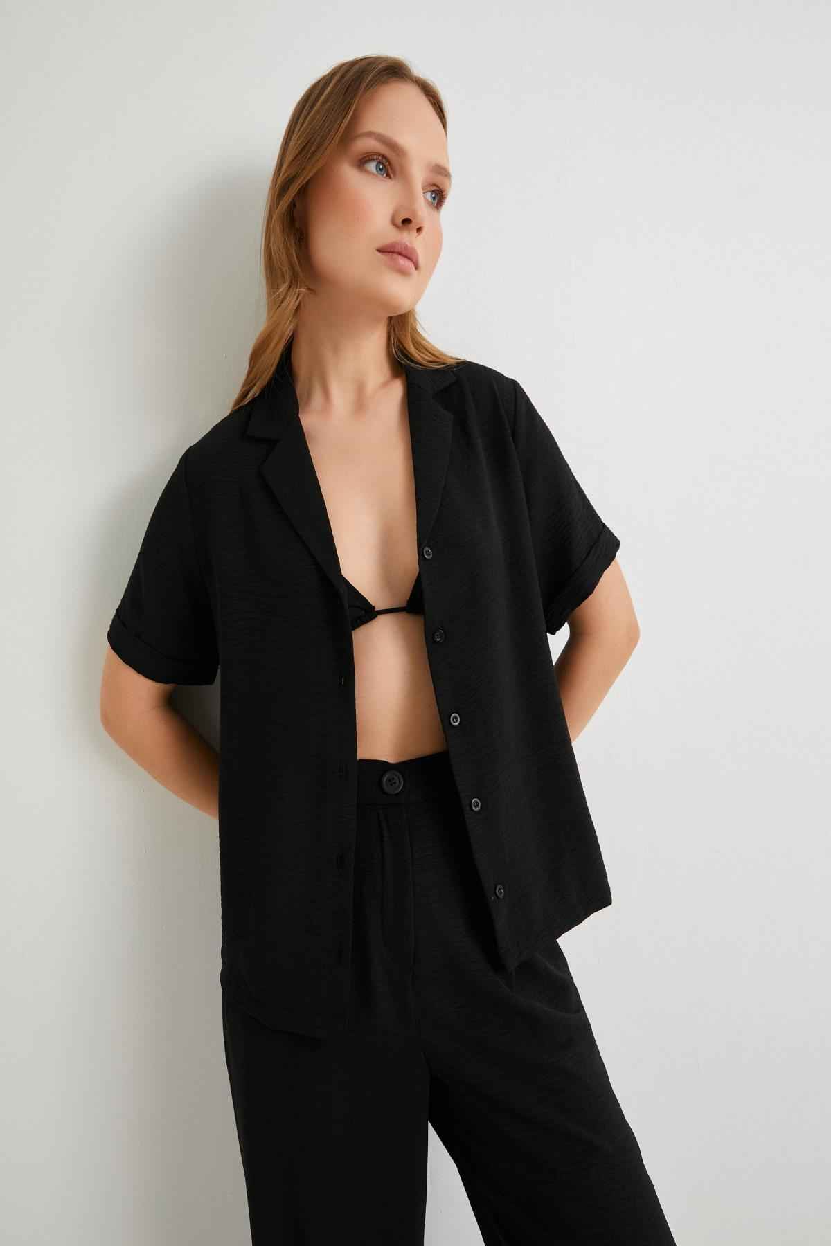 پیراهن آستین کوتاه دکمه دار برش استاندارد بافت