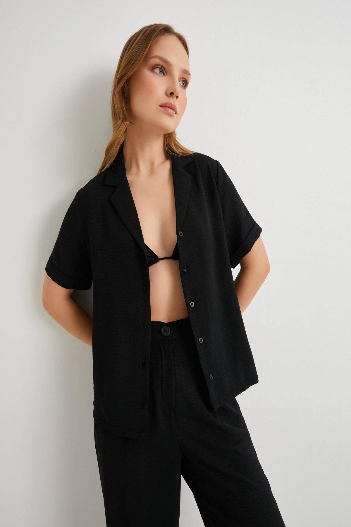 پیراهن آستین کوتاه دکمه دار برش استاندارد بافت