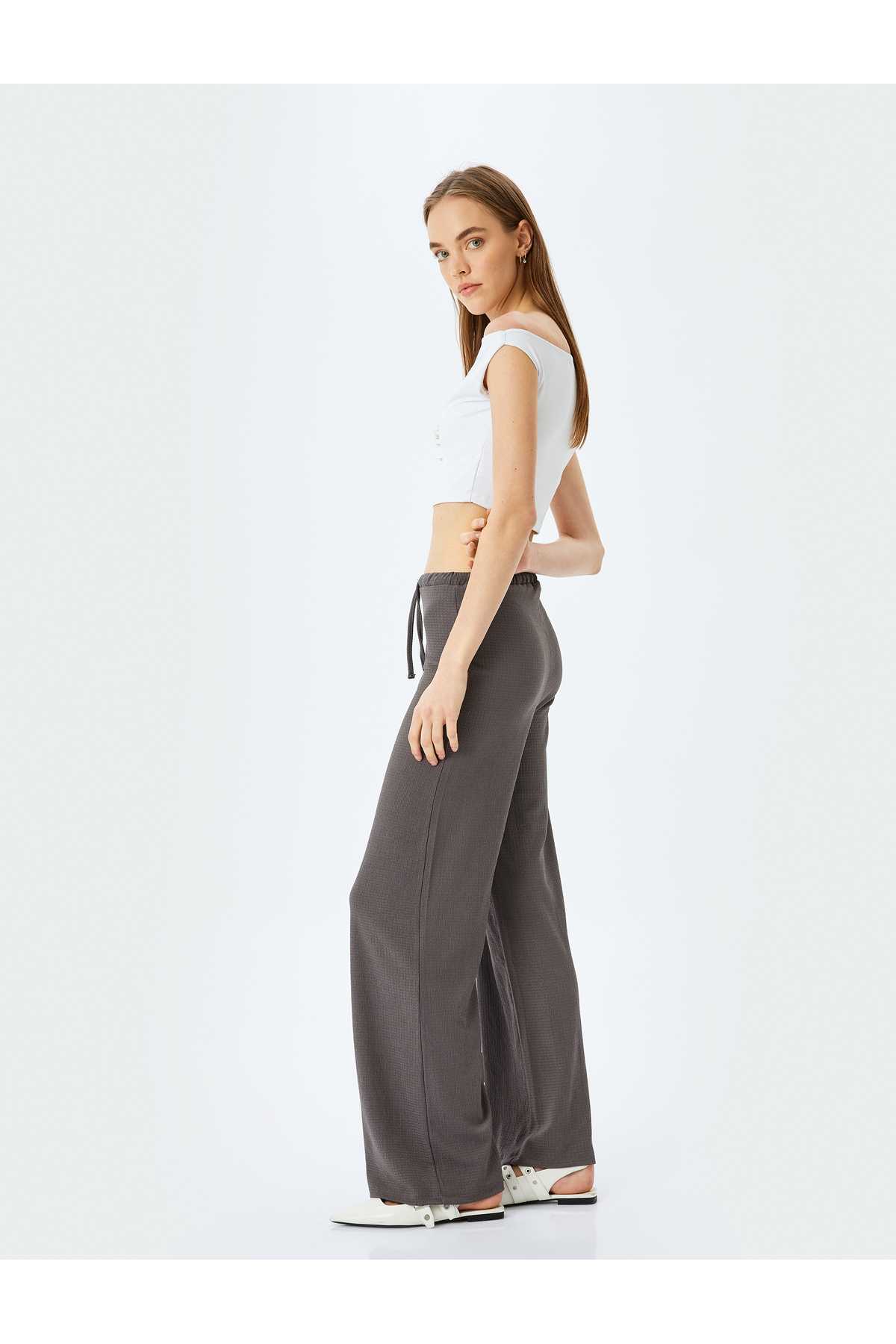 شلواری راحت با ساق گشاد با کمر بسته شده با کمر توری