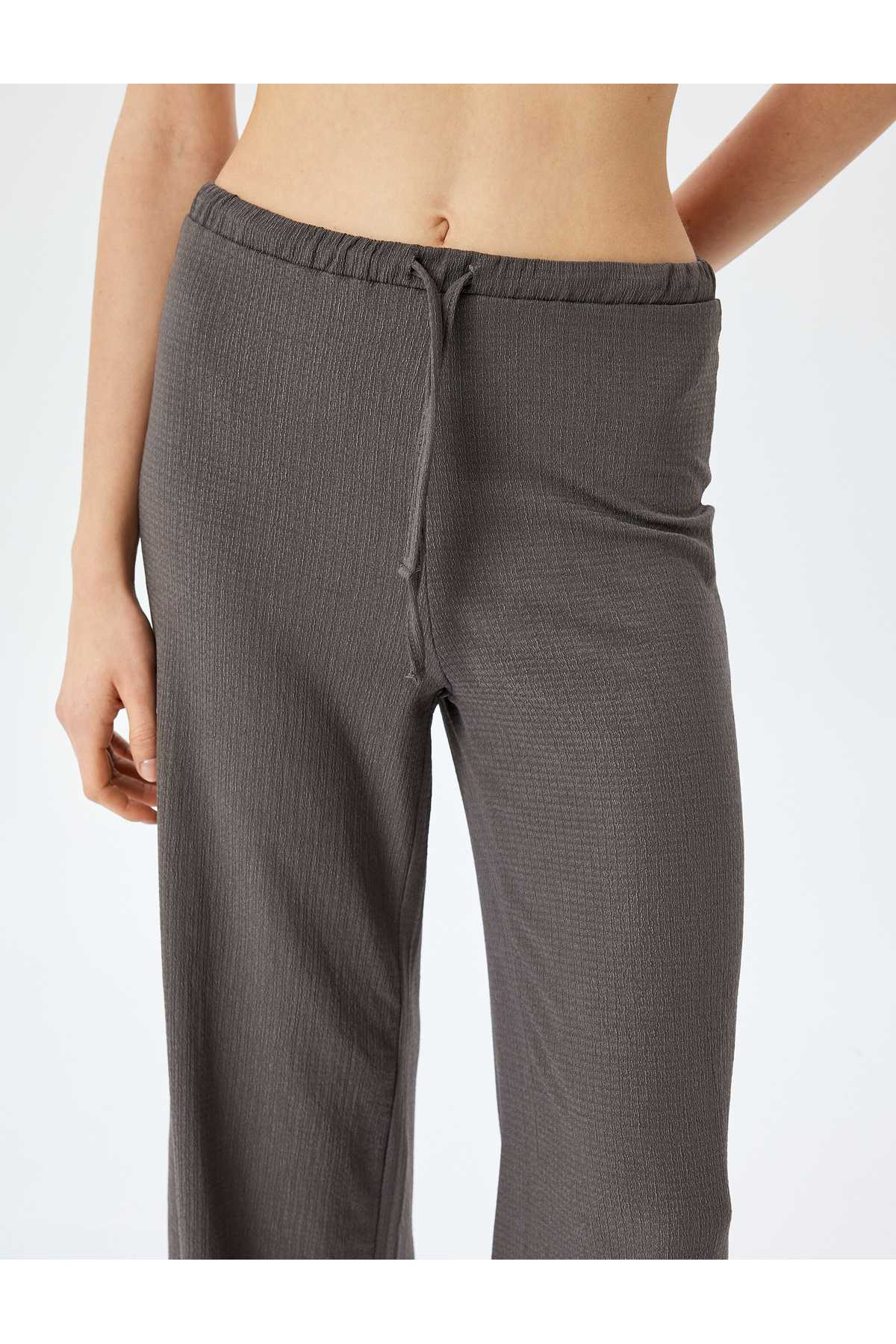 شلواری راحت با ساق گشاد با کمر بسته شده با کمر توری