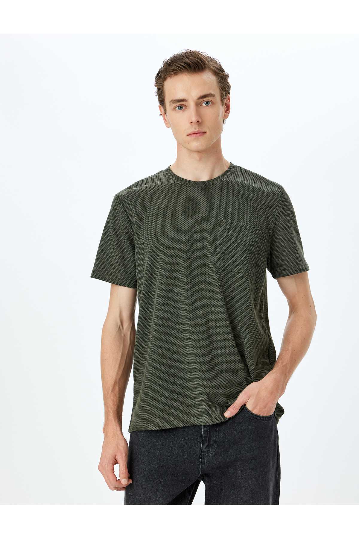 تیشرت آستین کوتاه پارچه ای با جنس یقه خدمه