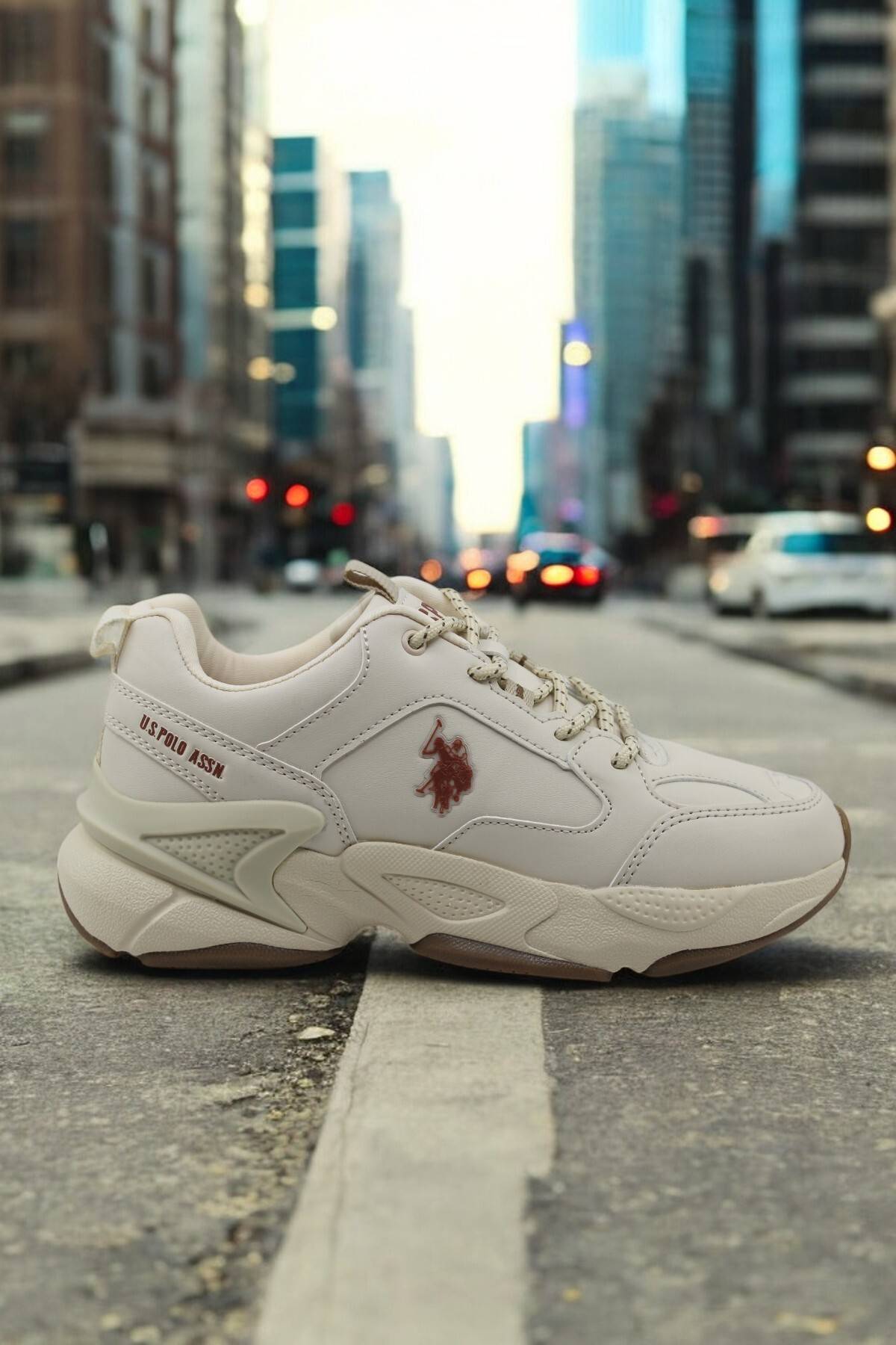 کفش ورزشی زنانه مشکی