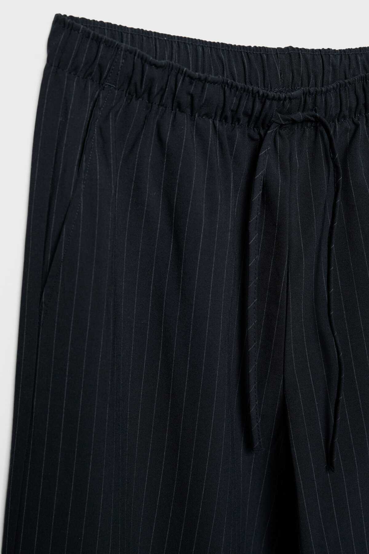 شلیک و شلوار راه راه