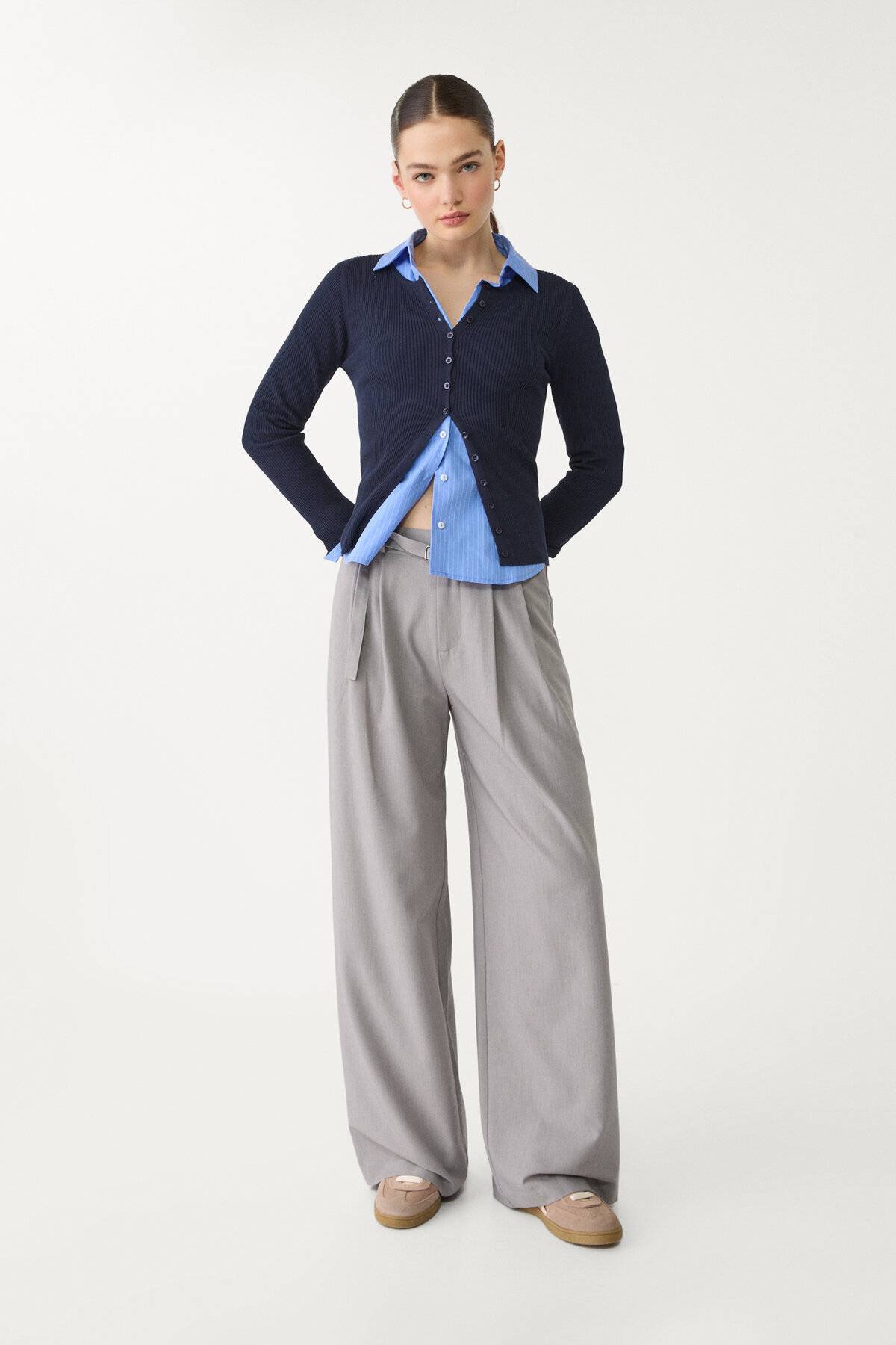 شلوار گشاد با جزئیات سگک هوشمند