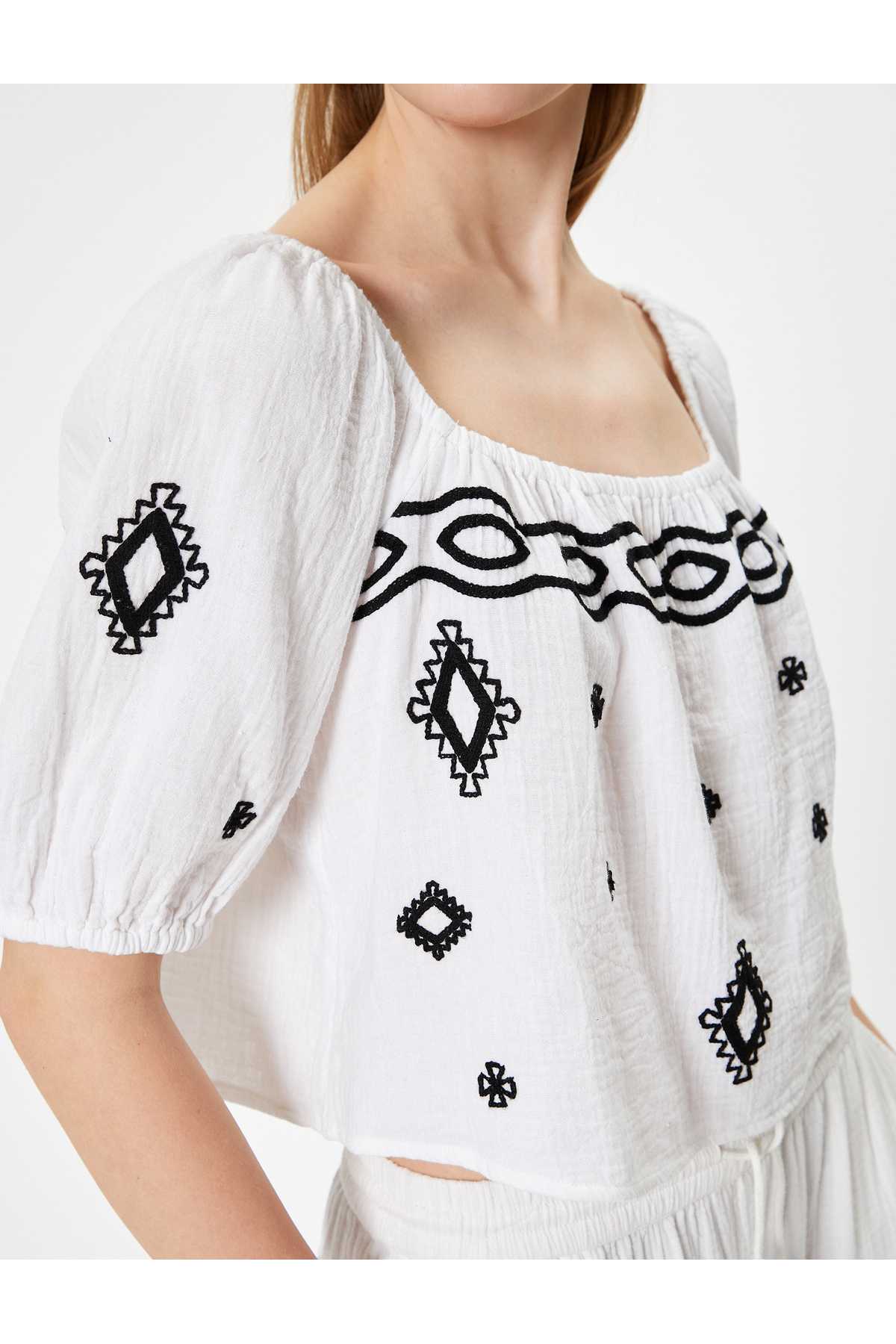 بلوز بازوی بادکنک آستین کوتاه گلدوزی U Yaka