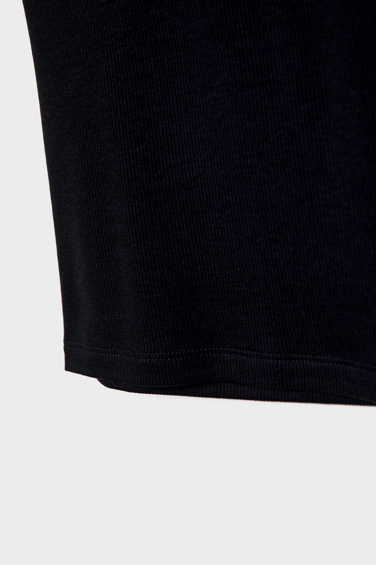 تیشرت آستین کوتاه آجدار