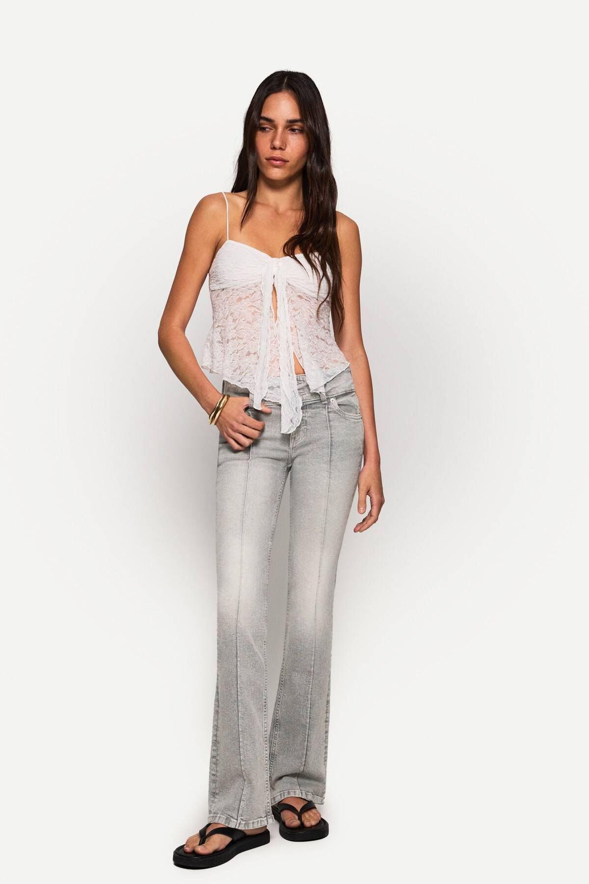 شلوار جین با کمر کوتاه