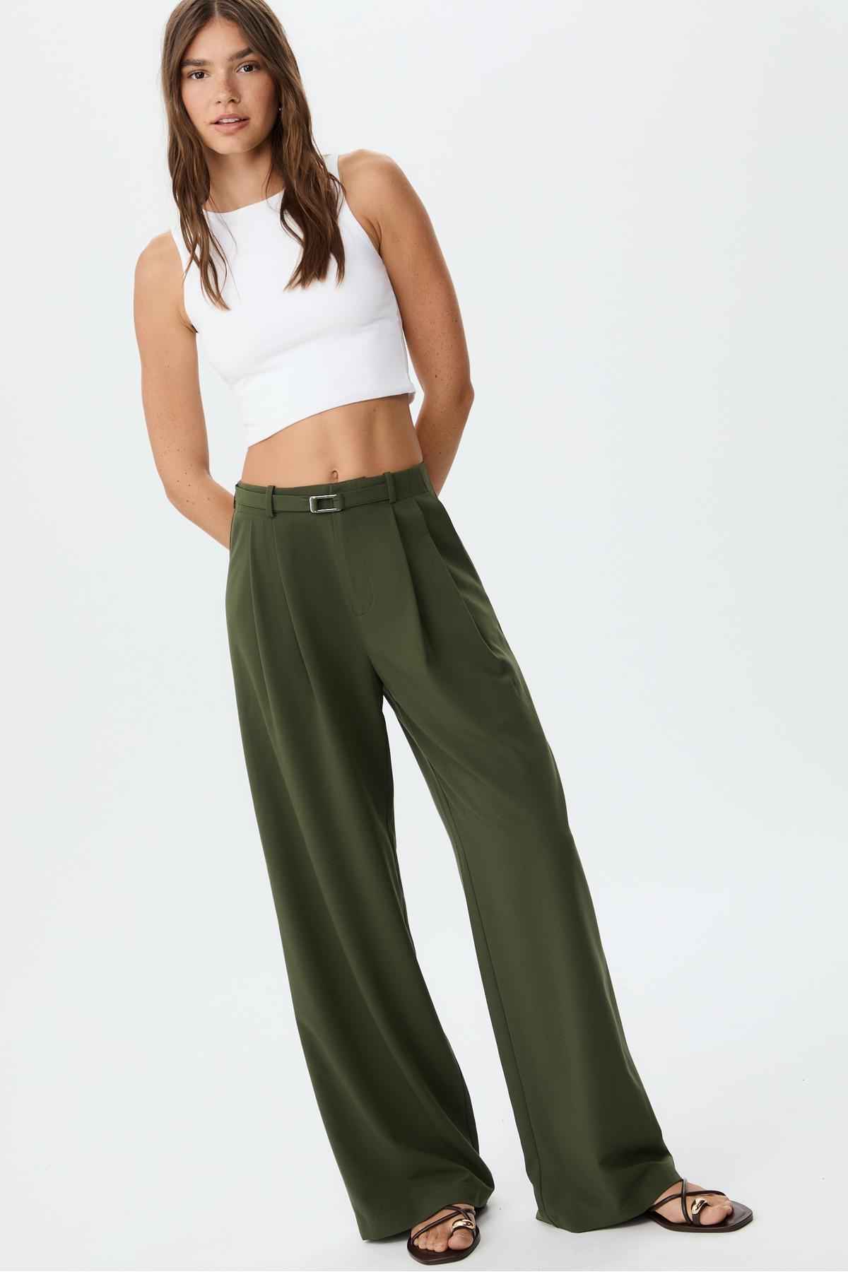 شلوار گشاد با جزئیات سگک هوشمند