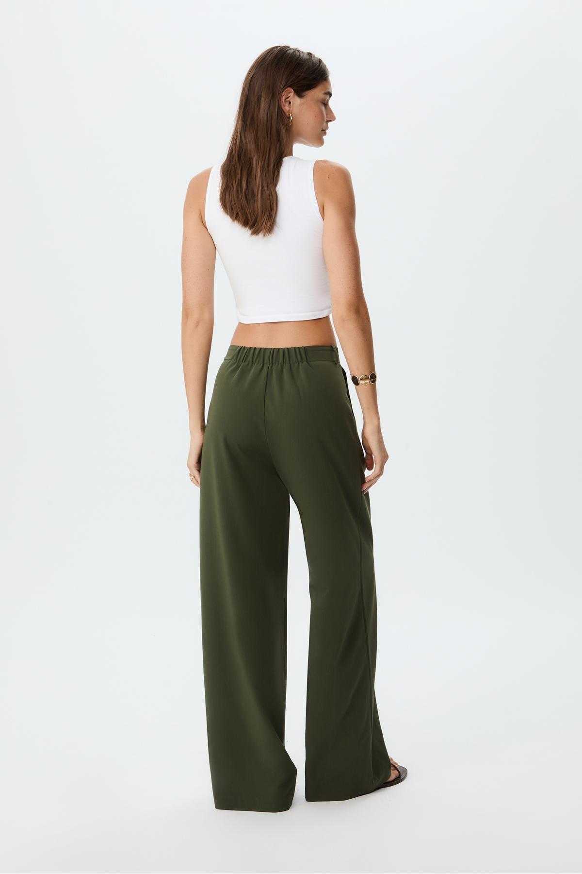 شلوار گشاد با جزئیات سگک هوشمند