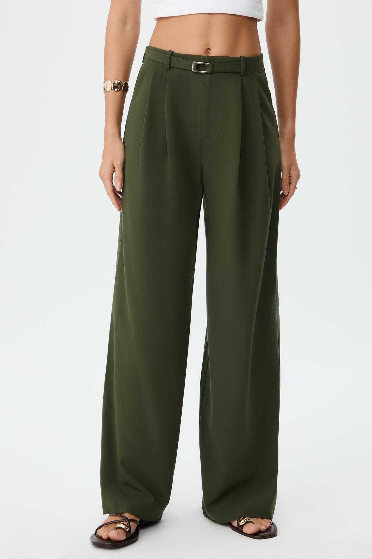 شلوار گشاد با جزئیات سگک هوشمند