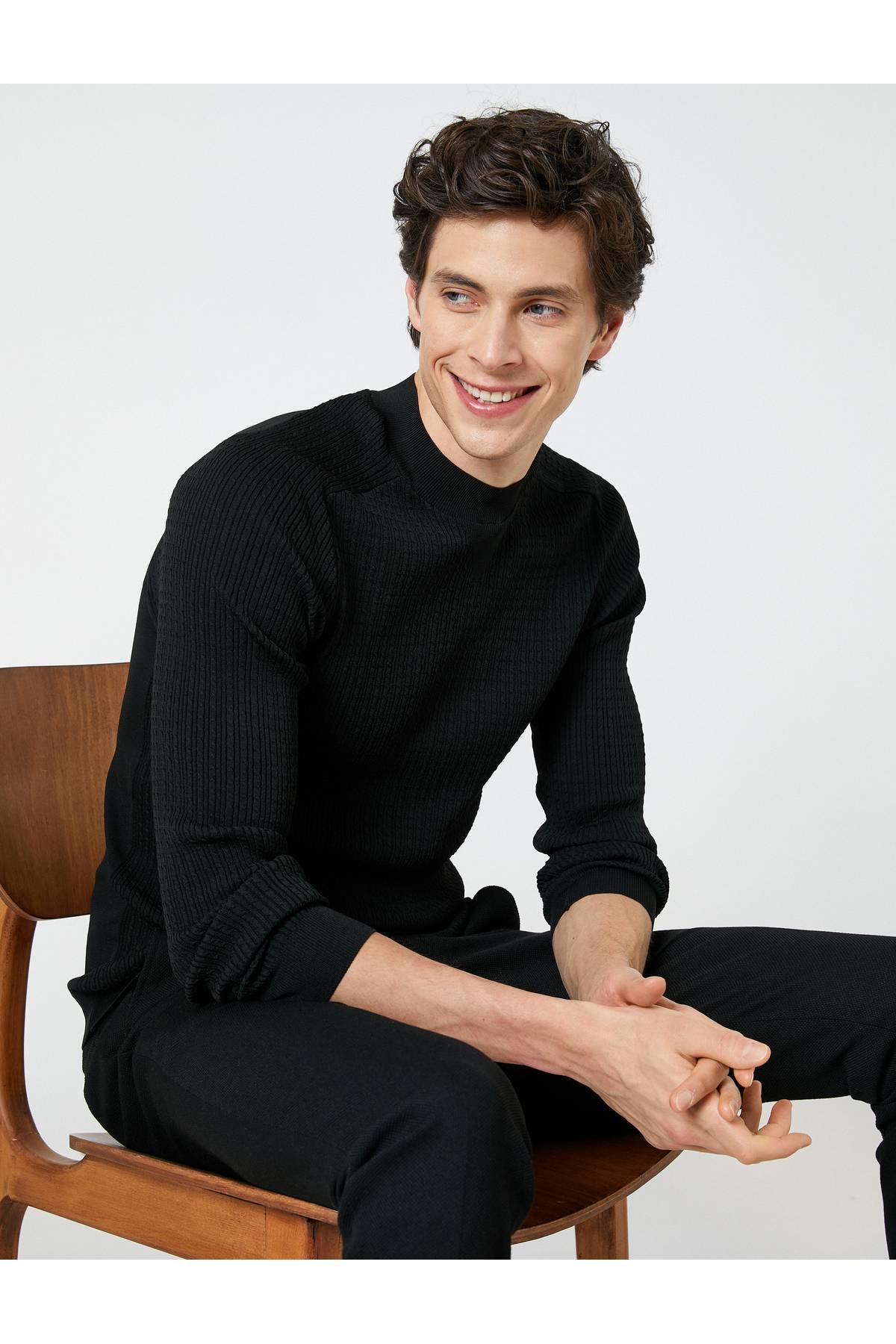 ژاکت بافتنی بافت باریک یقه خدمه