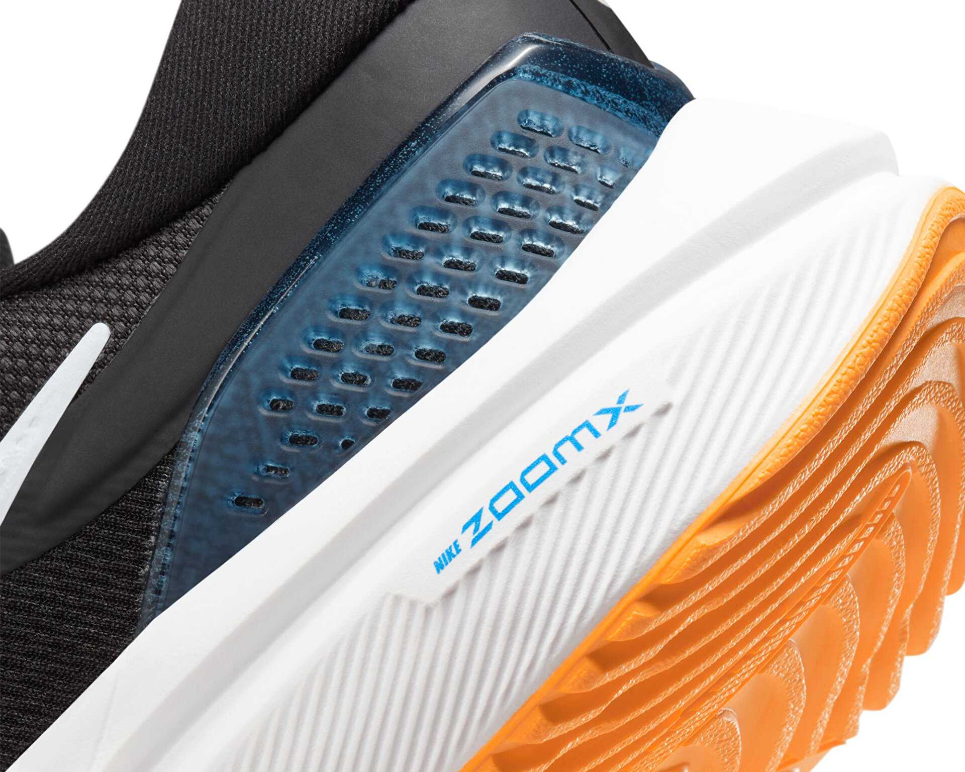 کفش دویدن Air Zoom Vomero 16