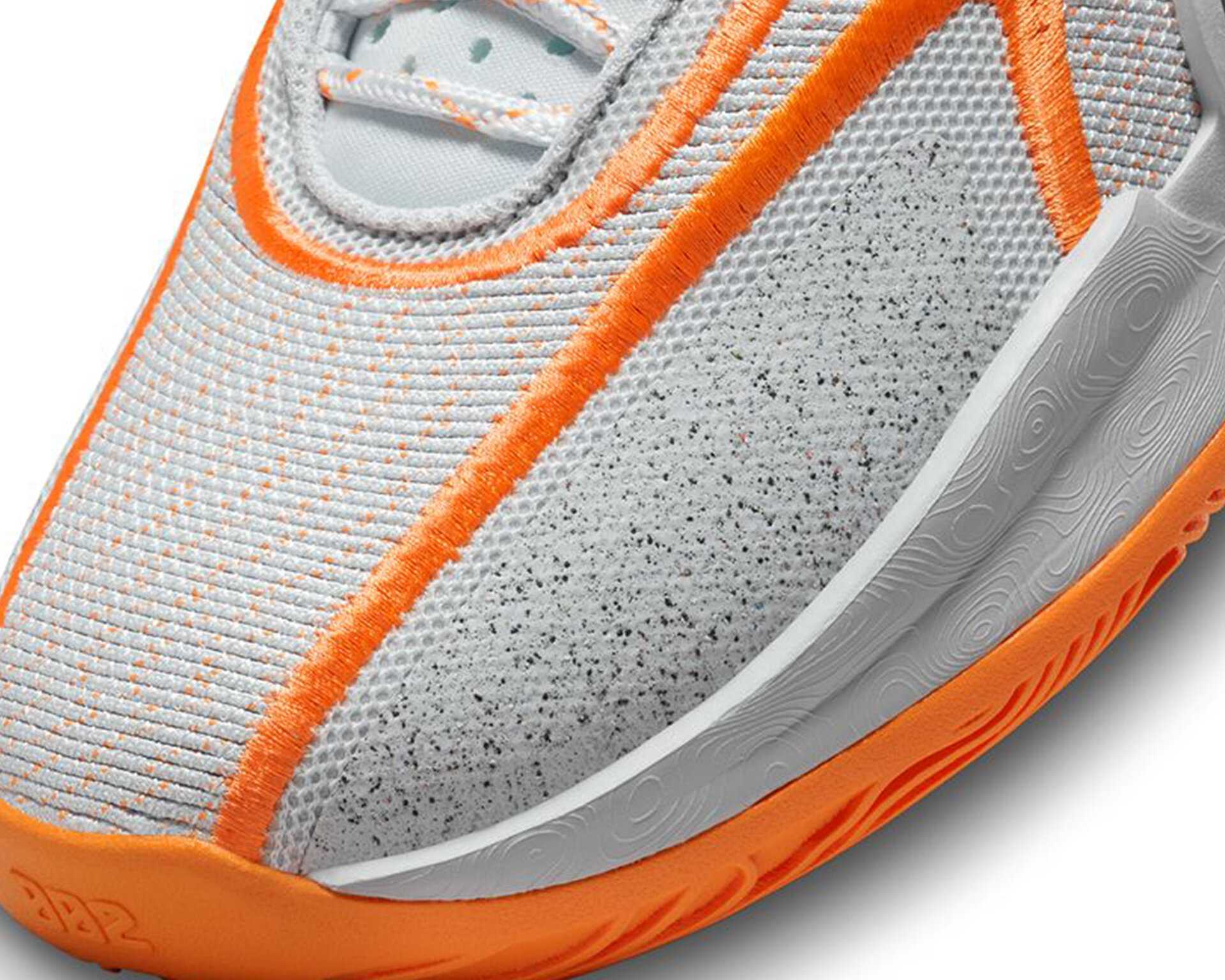 کفش های بسکتبال Cosmic Unity 2