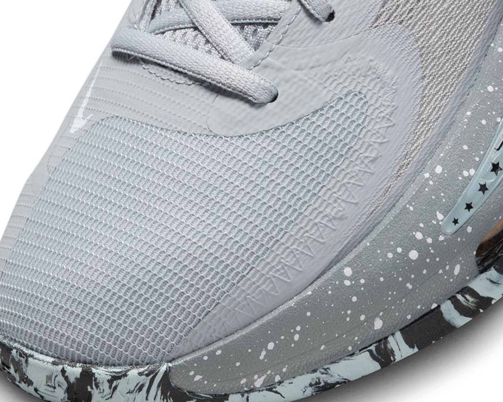 کفش های بسکتبال Zoom Freak 4