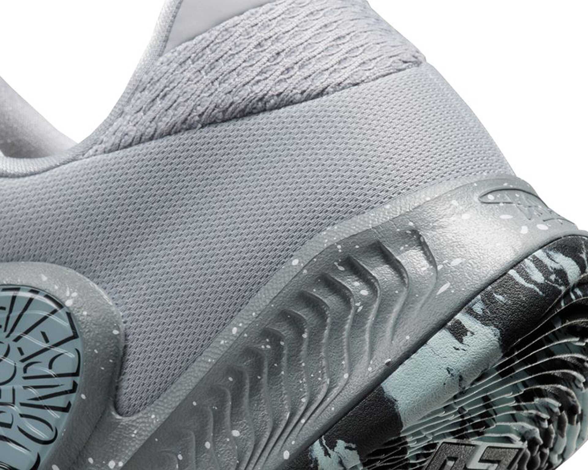 کفش های بسکتبال Zoom Freak 4