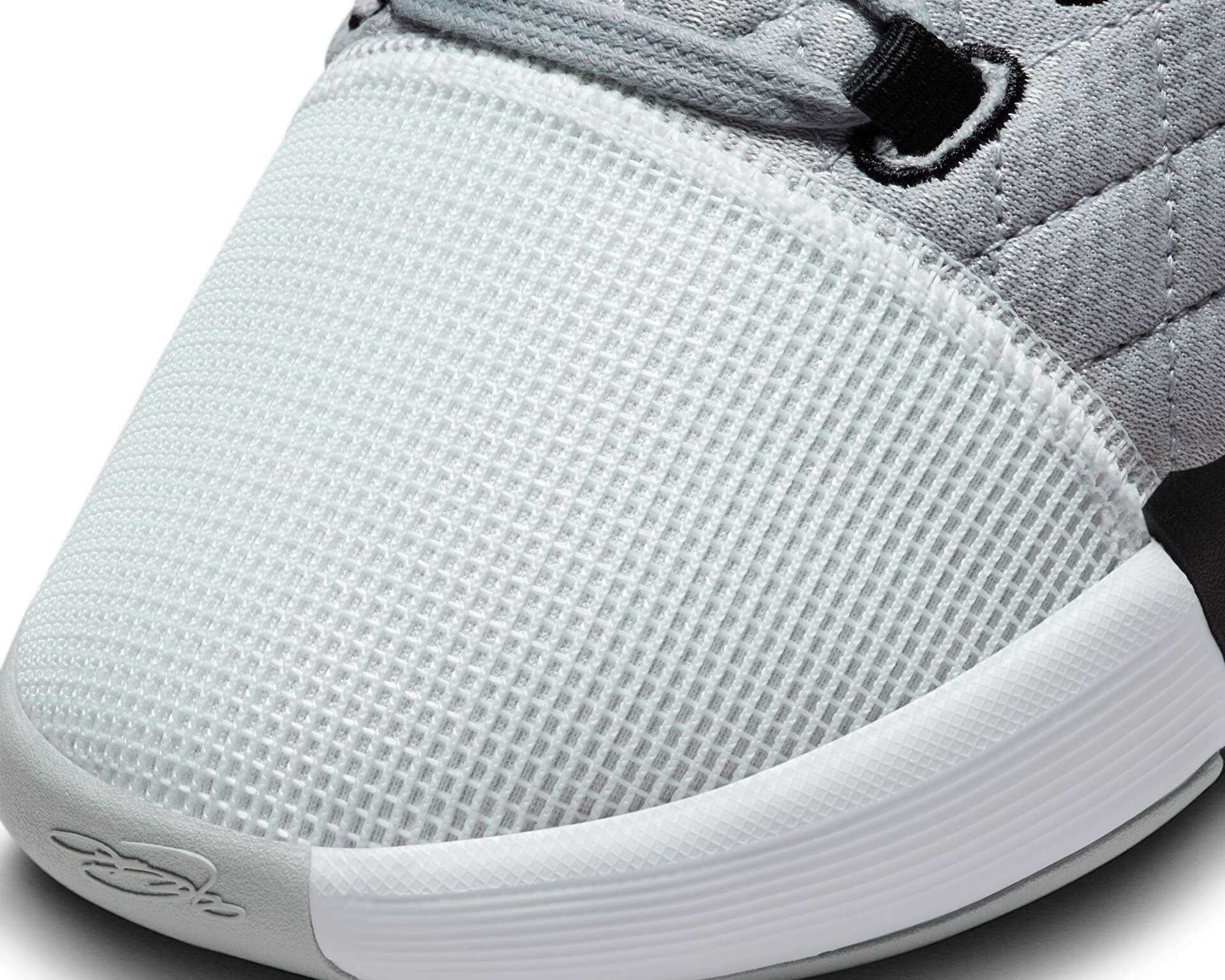 کفش های بسکتبال Lebron Witness 8