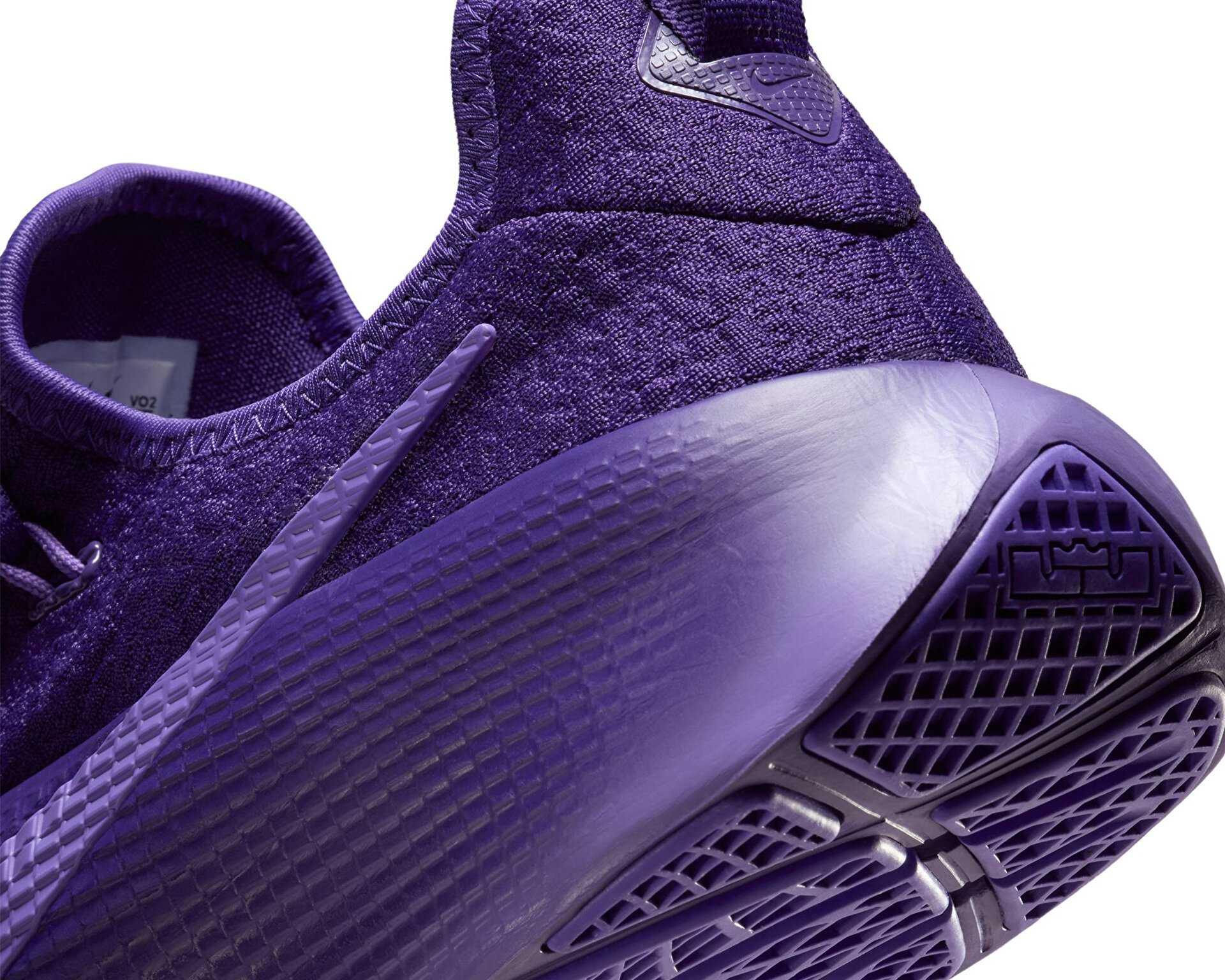 کفش بسکتبال جوانان Lebron Xx Trinity