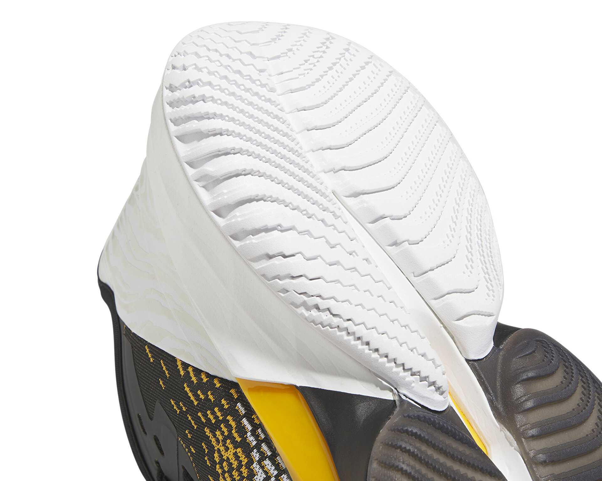 کفش های بسکتبال D.O.N. Issue 4