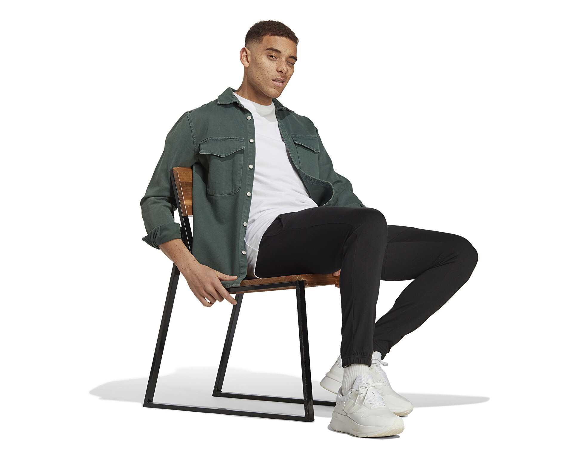 شلوار گرمکن معمولی Ess Lgo T P Sj