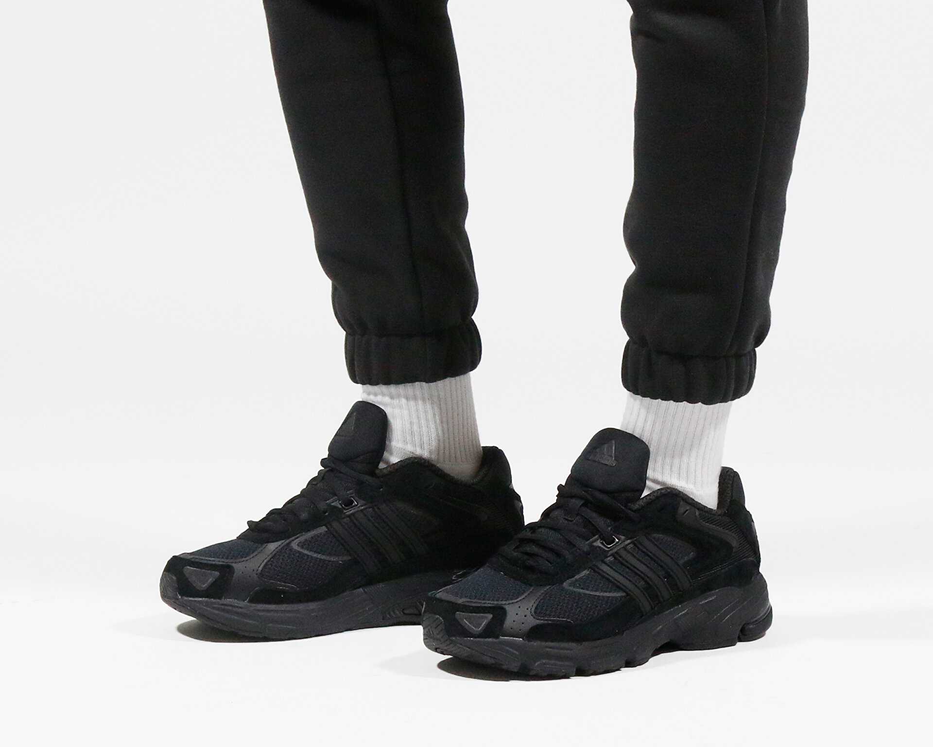 کفش های روزانه Adidas Response Cl W