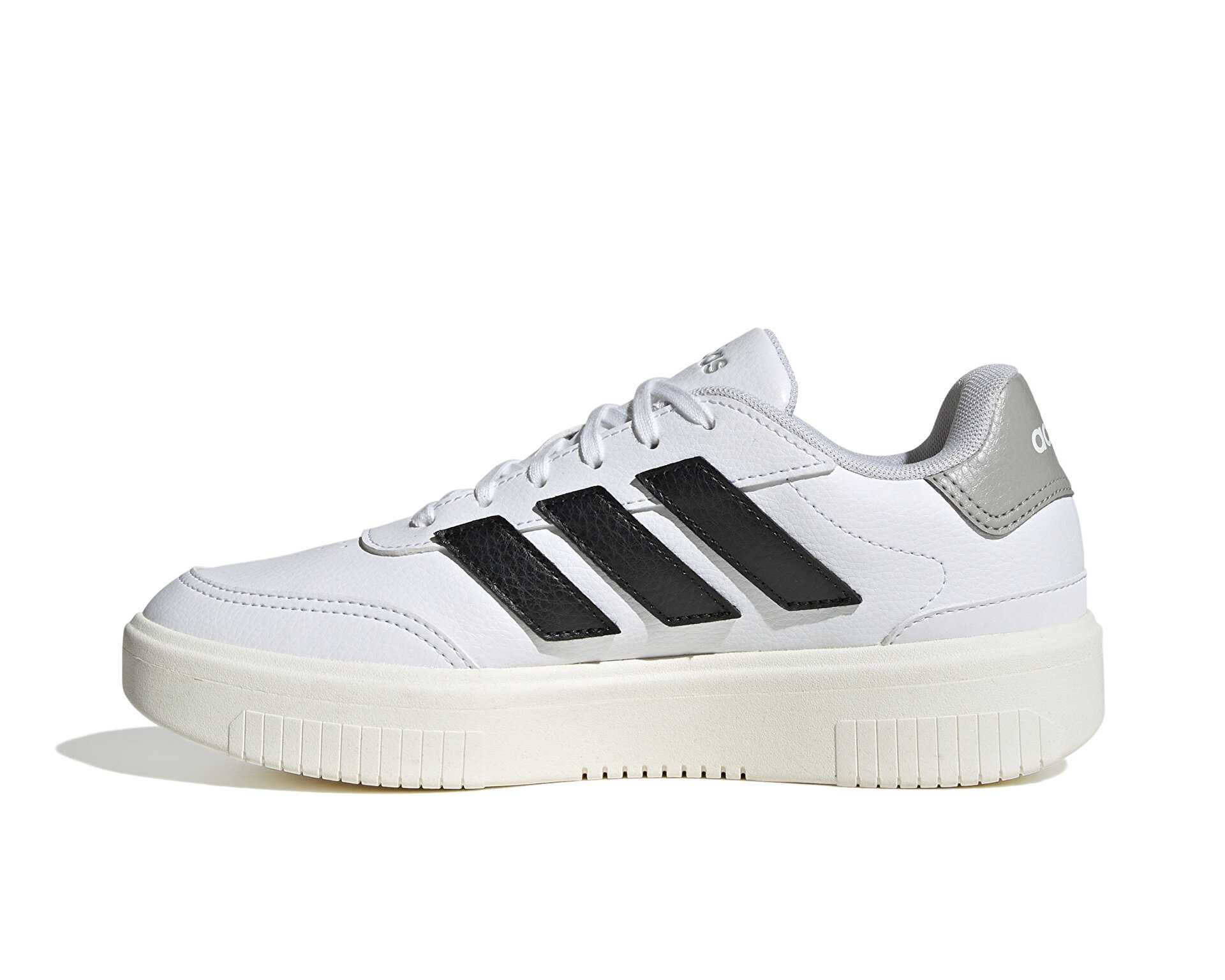 کفش های روزانه Adidas Courtblock