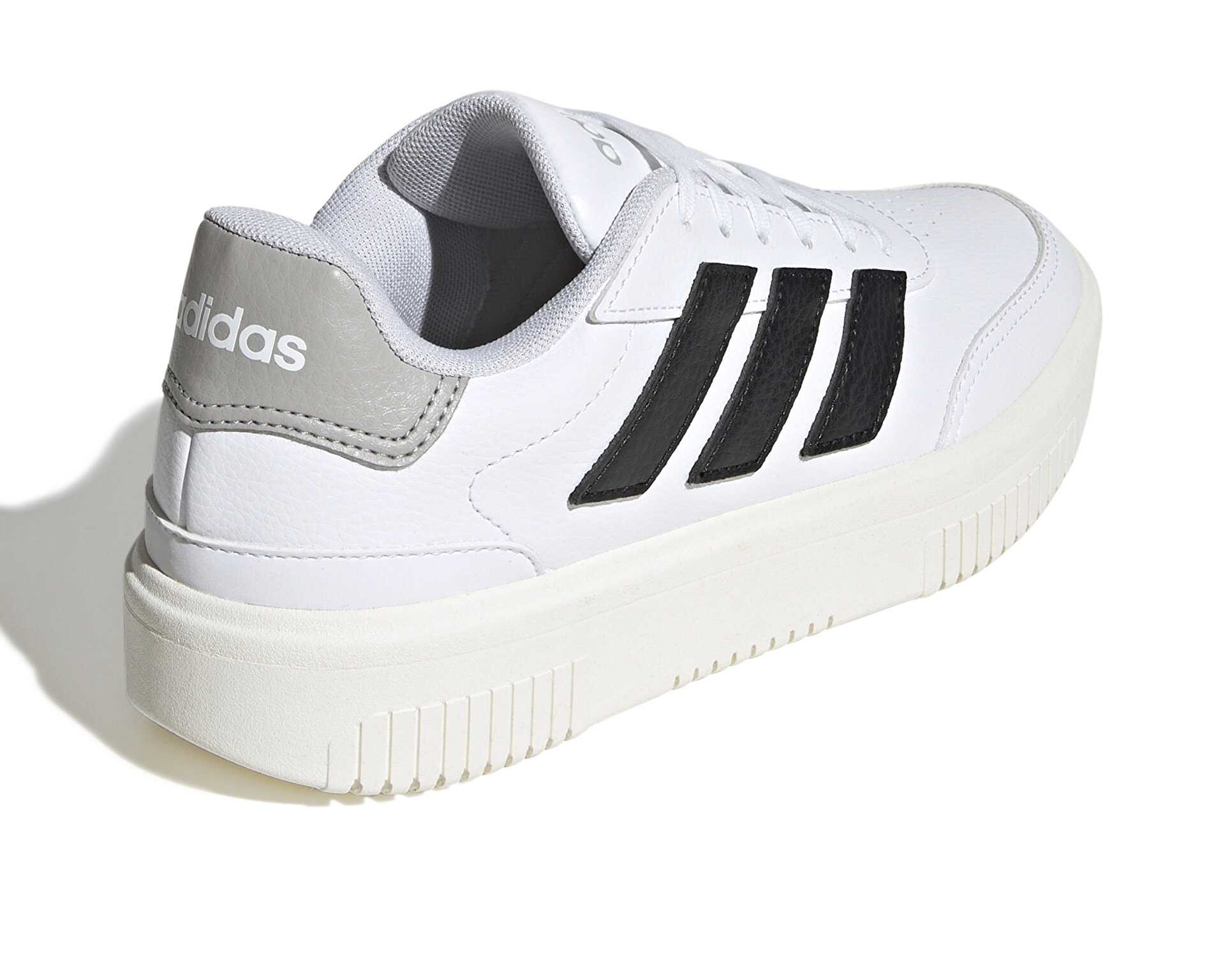 کفش های روزانه Adidas Courtblock