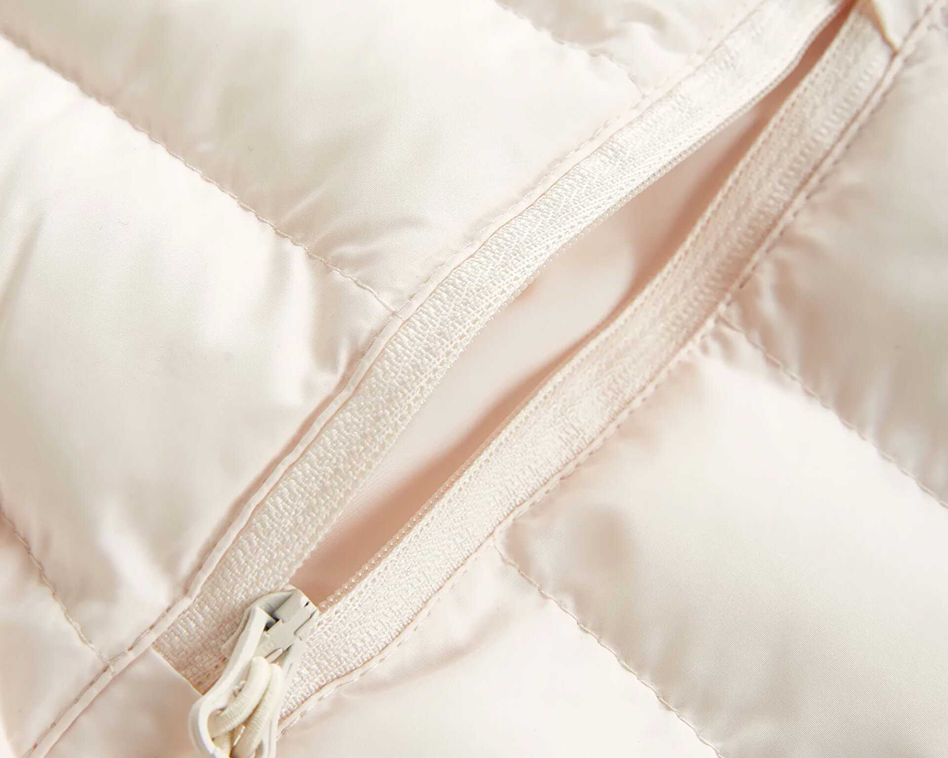 جلیقه W Essential Vest